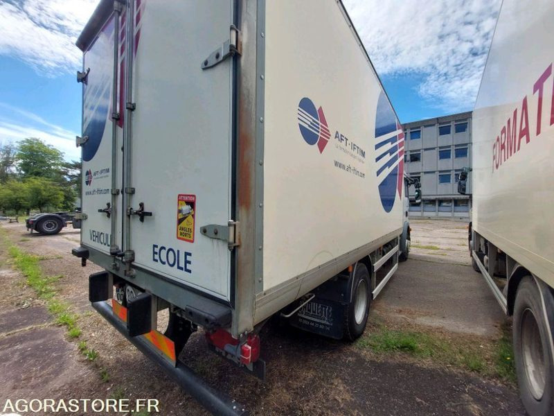 PORTEUR ROUTIER - MAN TGM-250 - ex Véhicule Ecole - Parc 3799 - Camión caja cerrada: foto 3 PORTEUR ROUTIER - MAN TGM-250 - ex Véhicule Ecole - Parc 3799 - Camión caja cerrada: foto 3