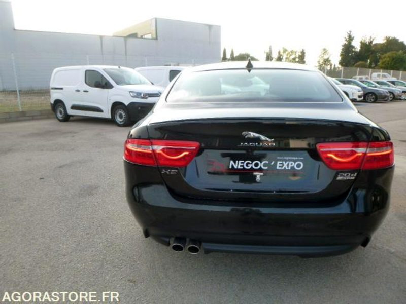PRIX TTC 0% TVA - JAGUAR XE 2.0 180CV R SPORT AWD - 2016 - 160 000km - Coche: foto 4 PRIX TTC 0% TVA - JAGUAR XE 2.0 180CV R SPORT AWD - 2016 - 160 000km - Coche: foto 4
