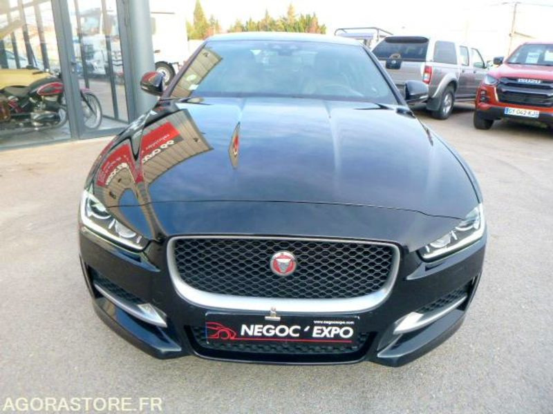 PRIX TTC 0% TVA - JAGUAR XE 2.0 180CV R SPORT AWD - 2016 - 160 000km - Coche: foto 2 PRIX TTC 0% TVA - JAGUAR XE 2.0 180CV R SPORT AWD - 2016 - 160 000km - Coche: foto 2