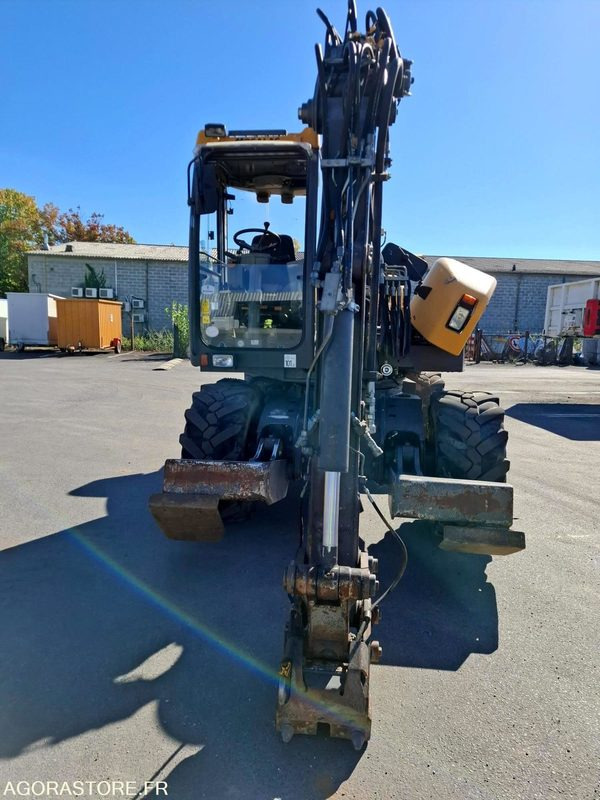 Pelle sur pneus MECALAC 12MTX - N° série 42770 - 2014 - 11400 heures - Excavadora: foto 4 Pelle sur pneus MECALAC 12MTX - N° série 42770 - 2014 - 11400 heures - Excavadora: foto 4