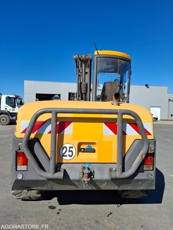 Pelle sur pneus MECALAC 12MTX - N° série 42770 - 2014 - 11400 heures - Excavadora: foto 2 Pelle sur pneus MECALAC 12MTX - N° série 42770 - 2014 - 11400 heures - Excavadora: foto 2