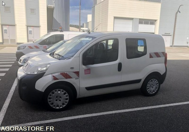 Peugeot BIPPER diesel de 2014 (réf. interne 4253) - Furgoneta pequeña: foto 1 Peugeot BIPPER diesel de 2014 (réf. interne 4253) - Furgoneta pequeña: foto 1