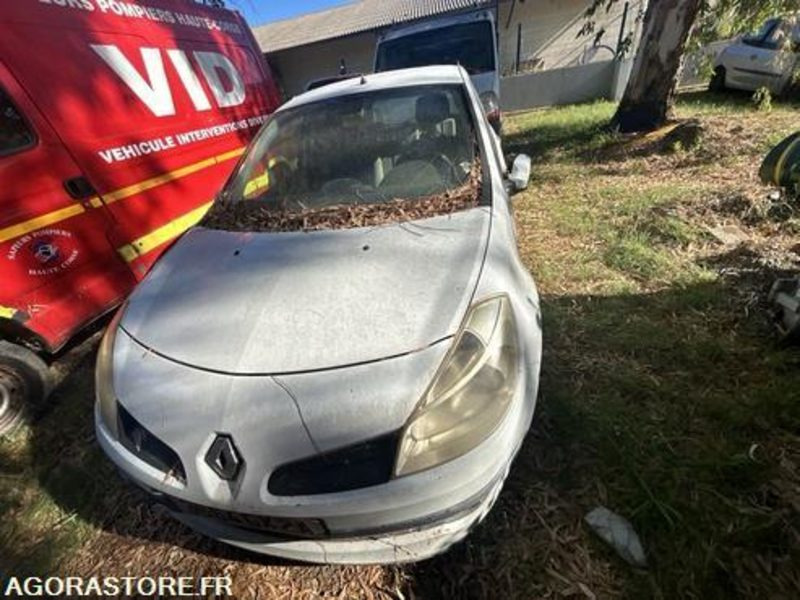 RENAULT CLIO - 2008 - 260000KM - 3664GX2A - Coche: foto 1 RENAULT CLIO - 2008 - 260000KM - 3664GX2A - Coche: foto 1