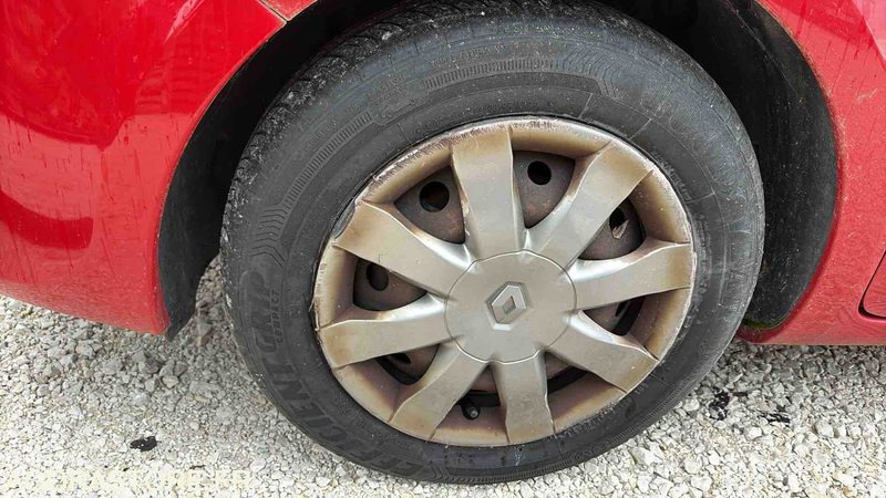 RENAULT CLIO 3 - 172 867 Kms- 2011-BR-693-MJ - Coche: foto 5 RENAULT CLIO 3 - 172 867 Kms- 2011-BR-693-MJ - Coche: foto 5