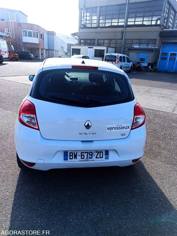 RENAULT CLIO 3 5 PORTES 5 PLACES 1.5 DCI 88CH 2011 58682KM - Coche: foto 4 RENAULT CLIO 3 5 PORTES 5 PLACES 1.5 DCI 88CH 2011 58682KM - Coche: foto 4