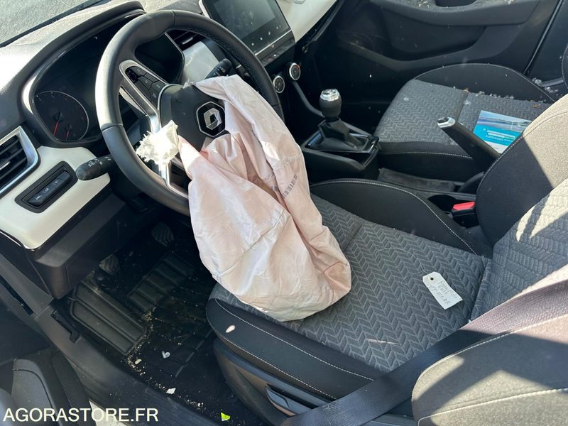 RENAULT - CLIO 5 - 2023 - 7655KMS - Coche: foto 4 RENAULT - CLIO 5 - 2023 - 7655KMS - Coche: foto 4