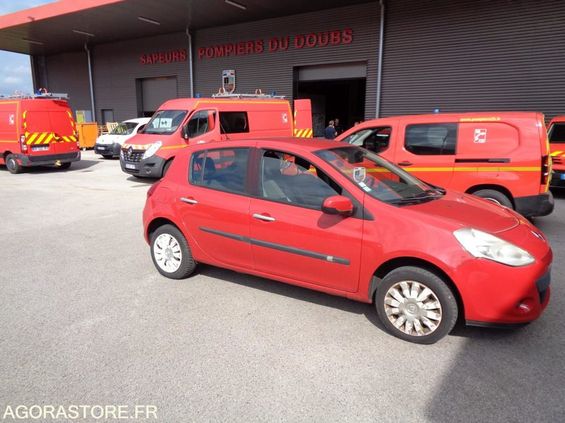 RENAULT CLIO BM.435.JB - 2011 - 196032 KM - Coche: foto 2 RENAULT CLIO BM.435.JB - 2011 - 196032 KM - Coche: foto 2