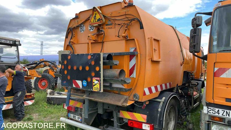 RENAULT DXI 310 - Barredora vial: foto 2 RENAULT DXI 310 - Barredora vial: foto 2