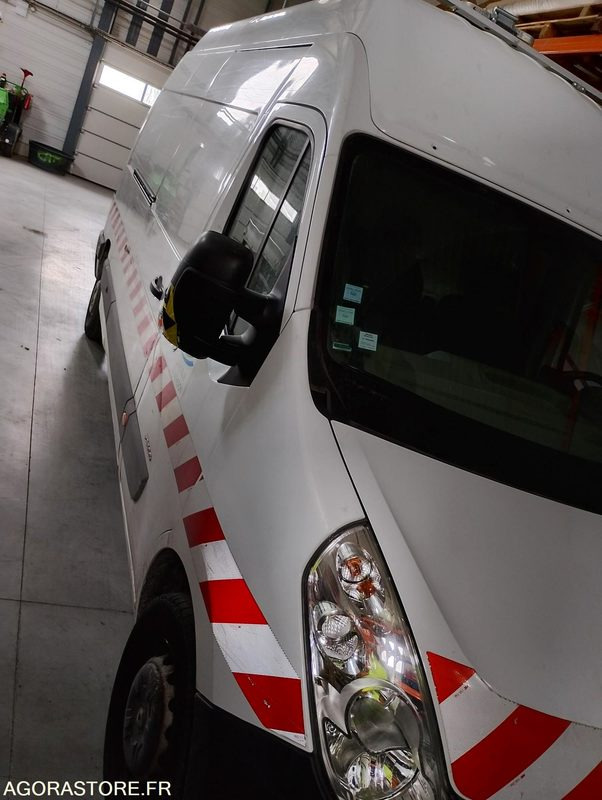 RENAULT FOURGON - Furgoneta basculante: foto 3 RENAULT FOURGON - Furgoneta basculante: foto 3