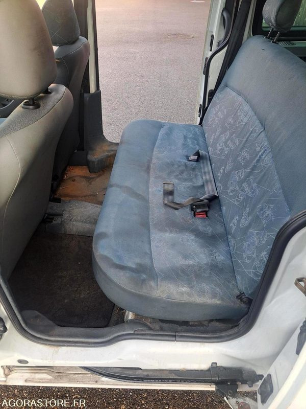 Furgoneta pequeña RENAULT KANGOO 157000kms 2000: foto 15 Furgoneta pequeña RENAULT KANGOO 157000kms 2000: foto 15