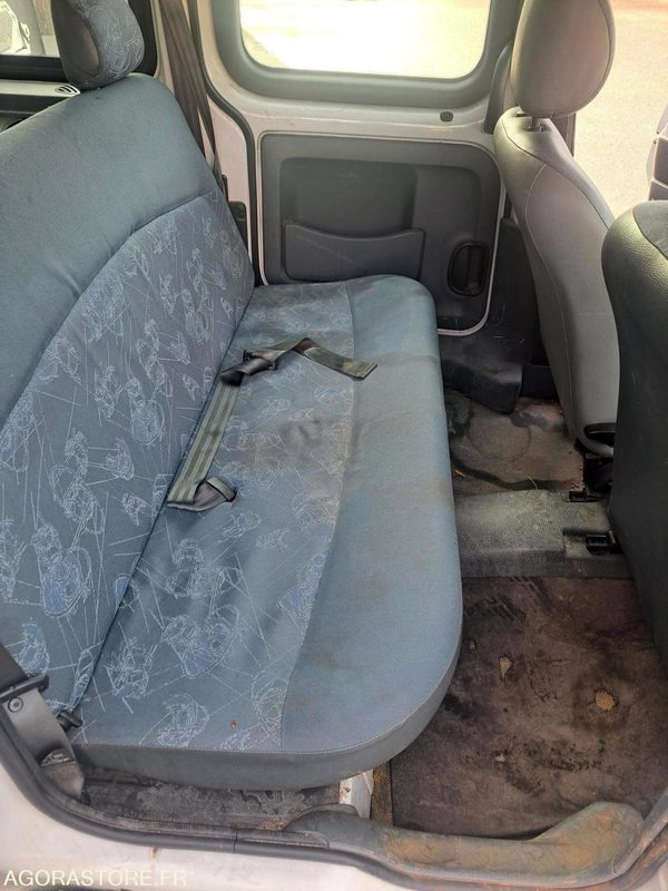 Furgoneta pequeña RENAULT KANGOO 157000kms 2000: foto 11 Furgoneta pequeña RENAULT KANGOO 157000kms 2000: foto 11