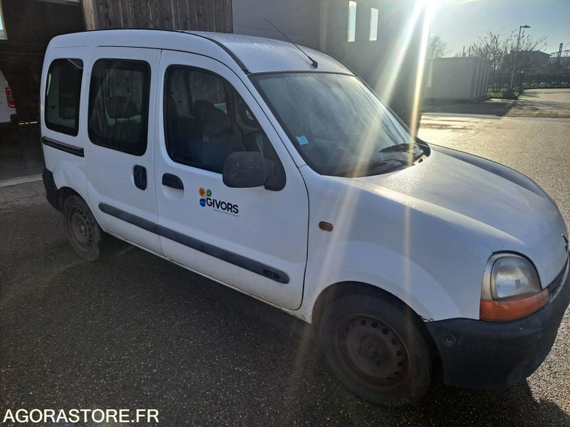Furgoneta pequeña RENAULT KANGOO 157000kms 2000: foto 7 Furgoneta pequeña RENAULT KANGOO 157000kms 2000: foto 7