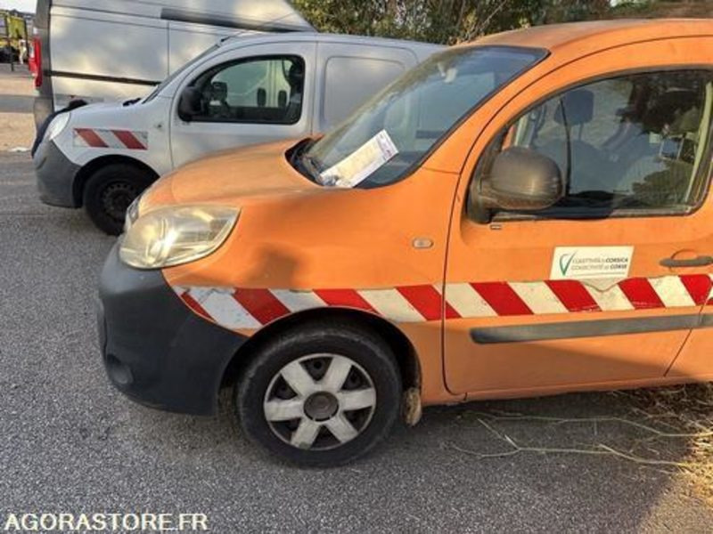 RENAULT KANGOO - 2013 - 228983KM - CZ552JA - Furgoneta pequeña: foto 3 RENAULT KANGOO - 2013 - 228983KM - CZ552JA - Furgoneta pequeña: foto 3