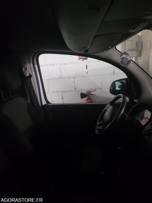 RENAULT | KANGOO | 2017 | 144067KM - Furgoneta pequeña: foto 3 RENAULT | KANGOO | 2017 | 144067KM - Furgoneta pequeña: foto 3