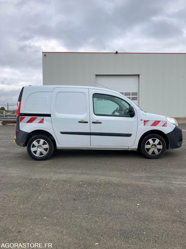 RENAULT KANGOO diesel - Année 2016 - 322 400 km - Furgoneta pequeña: foto 5 RENAULT KANGOO diesel - Année 2016 - 322 400 km - Furgoneta pequeña: foto 5