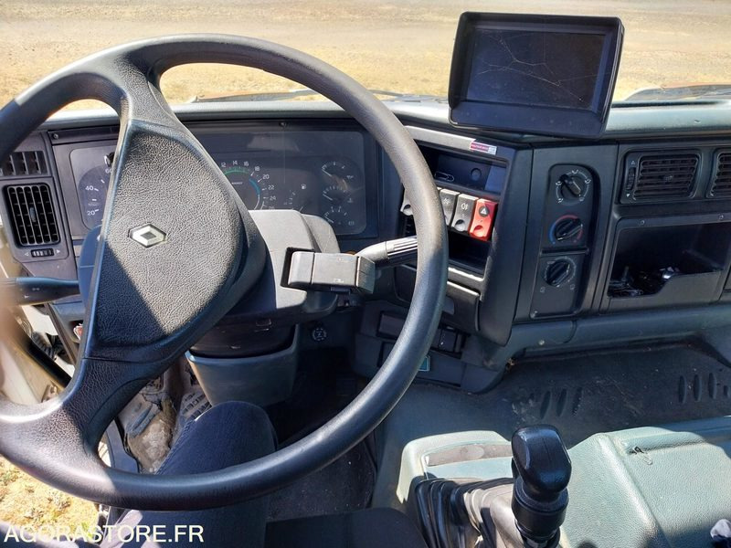 RENAULT KERAX 300-19 / 1999 / 288700 km - Camión chasis: foto 5 RENAULT KERAX 300-19 / 1999 / 288700 km - Camión chasis: foto 5