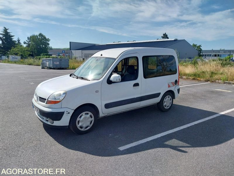 RENAULT Kangoo vitré 2P 2004 (309916Km) ROULANT PRO UNIQUEMENT - Furgoneta pequeña: foto 1 RENAULT Kangoo vitré 2P 2004 (309916Km) ROULANT PRO UNIQUEMENT - Furgoneta pequeña: foto 1