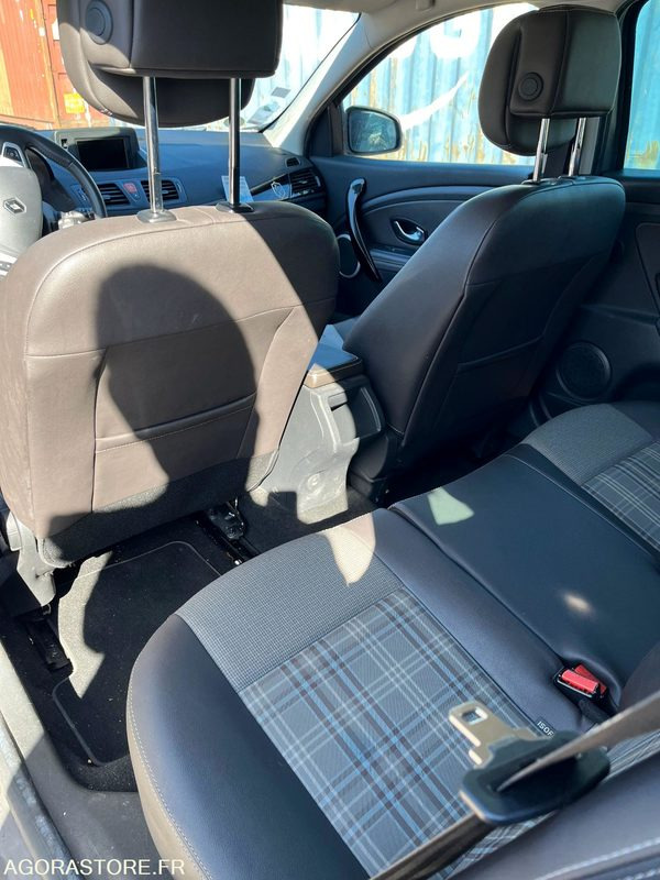 Coche RENAULT MEGANE ESTATE XV DE FRANCE DCI 110: foto 6