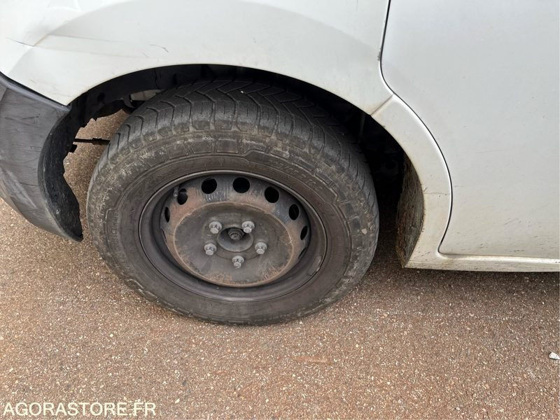 RENAULT Master VU 4p Master CA GC F350 - 218571 KM (P1510075) - Furgón: foto 2 RENAULT Master VU 4p Master CA GC F350 - 218571 KM (P1510075) - Furgón: foto 2