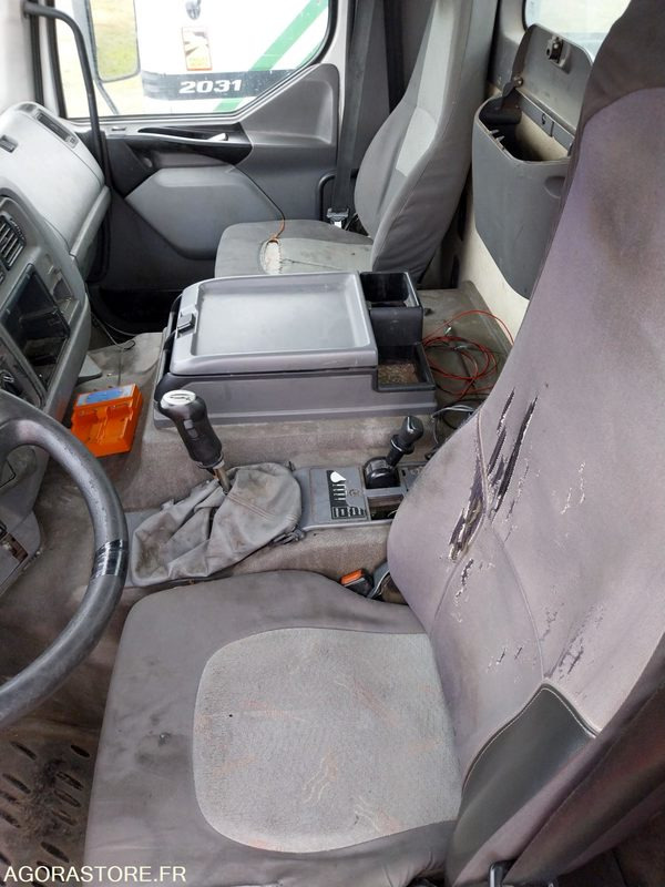 RENAULT PREMIUM 370-19 / 2007 / 371820 km - Camión chasis: foto 5 RENAULT PREMIUM 370-19 / 2007 / 371820 km - Camión chasis: foto 5