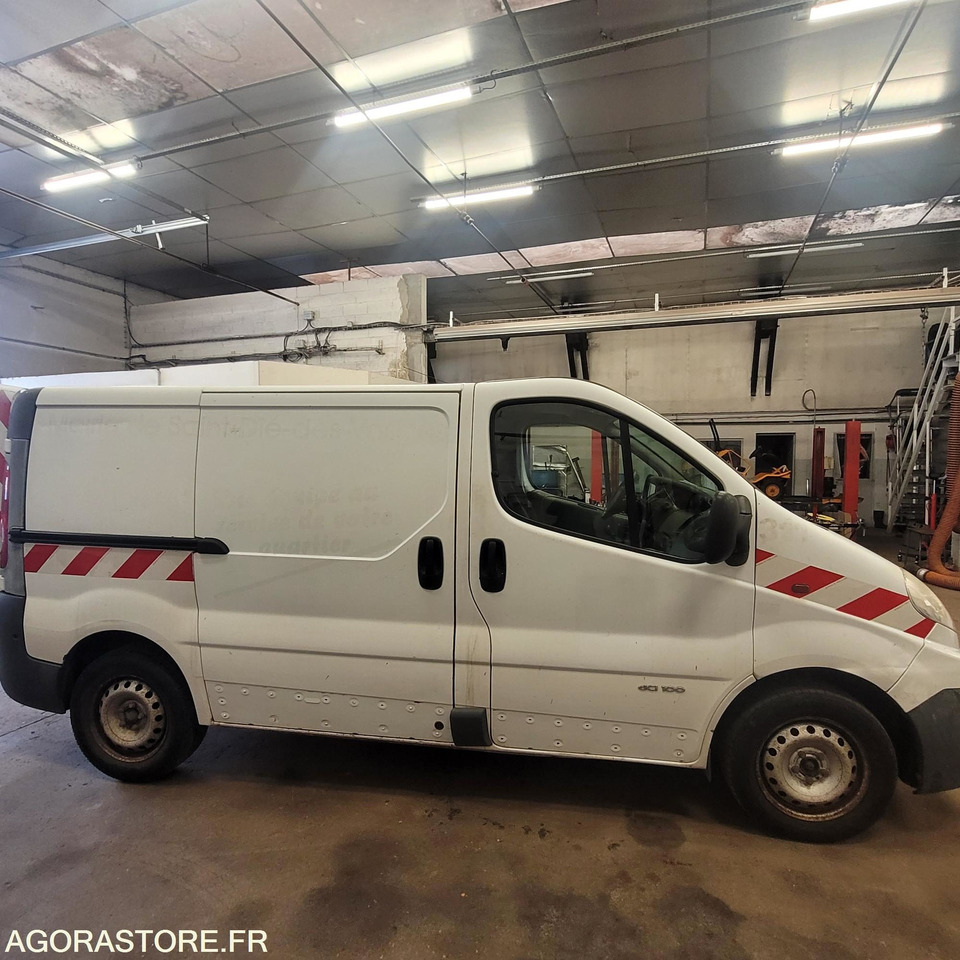 RENAULT TRAFIC 163266 kms 2006 - Furgón: foto 2 RENAULT TRAFIC 163266 kms 2006 - Furgón: foto 2