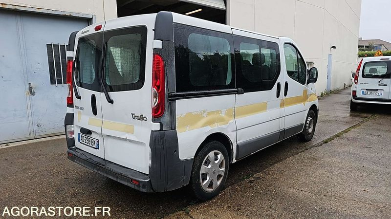 RENAULT TRAFIC - AD298BK - Minibús, Furgoneta de pasajeros: foto 3 RENAULT TRAFIC - AD298BK - Minibús, Furgoneta de pasajeros: foto 3