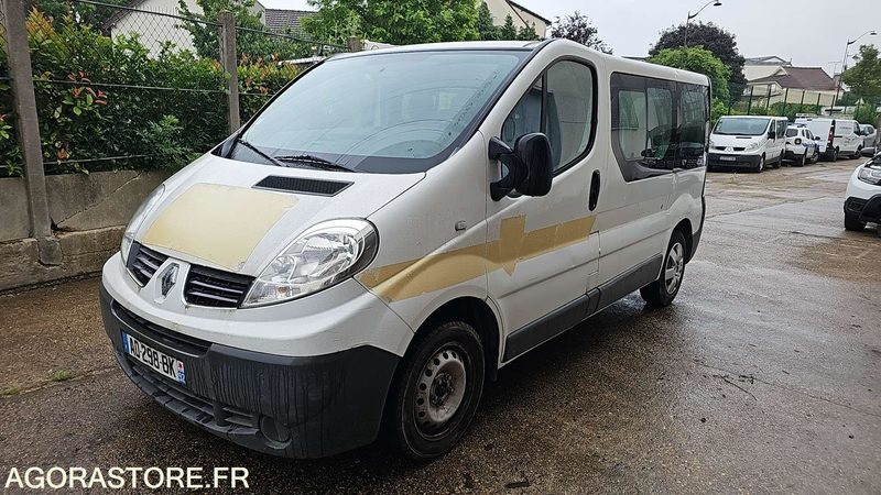 RENAULT TRAFIC - AD298BK - Minibús, Furgoneta de pasajeros: foto 1 RENAULT TRAFIC - AD298BK - Minibús, Furgoneta de pasajeros: foto 1