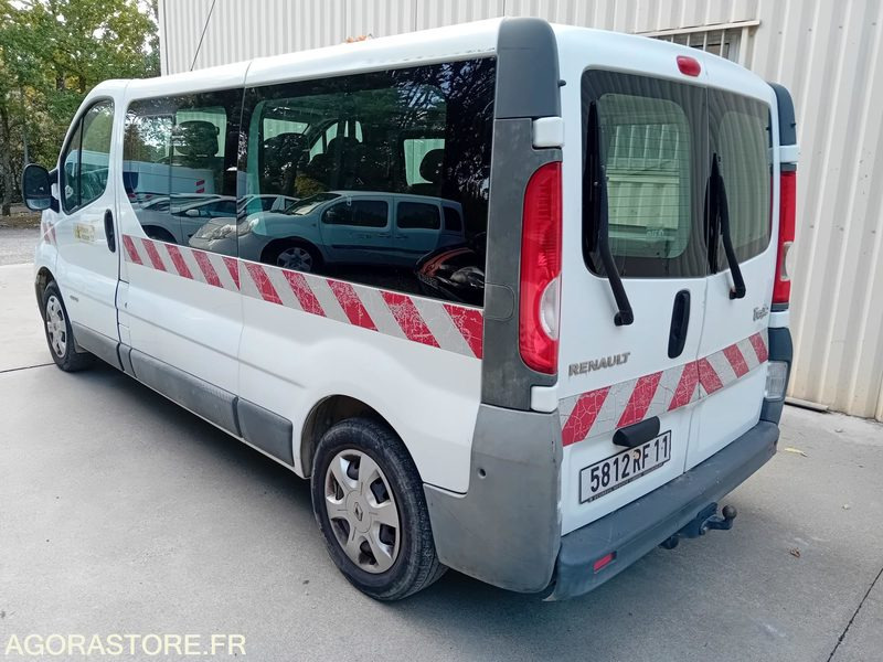 RENAULT TRAFIC DCI 115 L2H2 VP 9 places - Minibús, Furgoneta de pasajeros: foto 4 RENAULT TRAFIC DCI 115 L2H2 VP 9 places - Minibús, Furgoneta de pasajeros: foto 4