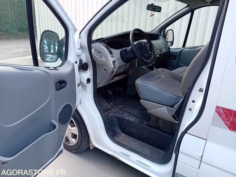 RENAULT TRAFIC DCI 115 L2H2 VP 9 places - Minibús, Furgoneta de pasajeros: foto 5 RENAULT TRAFIC DCI 115 L2H2 VP 9 places - Minibús, Furgoneta de pasajeros: foto 5