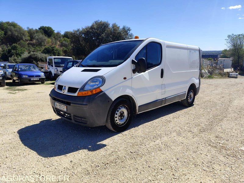 RENAULT TRAFIC L1H1 1.9 DCI 82CV - 2003 - 243500KMS - Furgón: foto 1 RENAULT TRAFIC L1H1 1.9 DCI 82CV - 2003 - 243500KMS - Furgón: foto 1