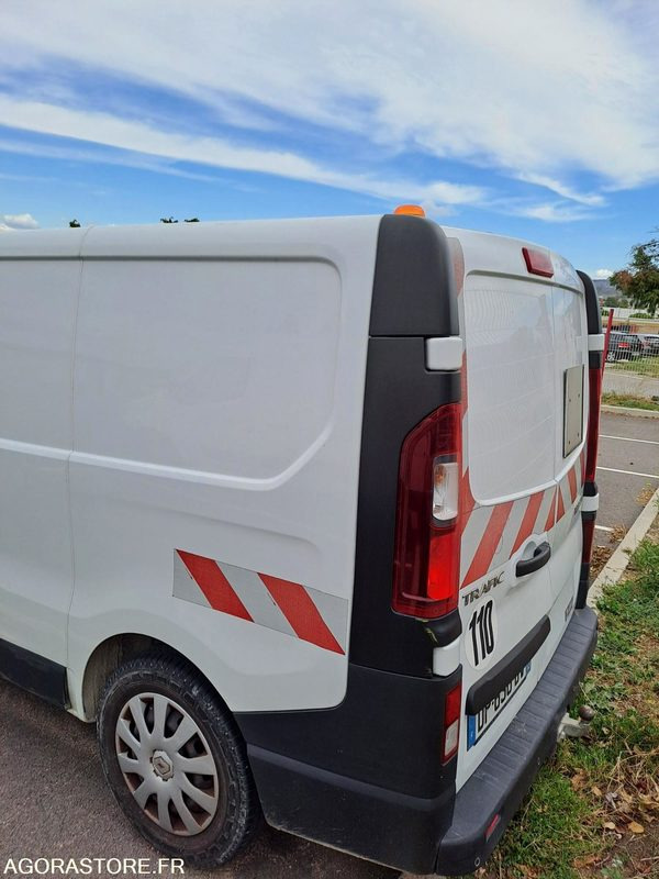 RENAULT Trafic VU 4p Fourgon FG-GCF L1 - 2015 - 313823 KM - P1511325 - Furgón: foto 3 RENAULT Trafic VU 4p Fourgon FG-GCF L1 - 2015 - 313823 KM - P1511325 - Furgón: foto 3