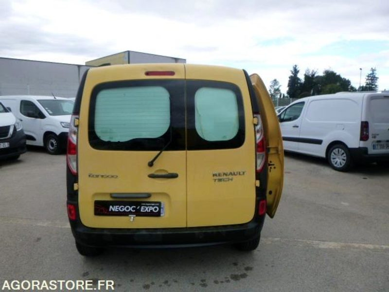 RENAULT kangoo - 2015 - 148166km - PRIX TTC - Furgoneta pequeña: foto 3 RENAULT kangoo - 2015 - 148166km - PRIX TTC - Furgoneta pequeña: foto 3