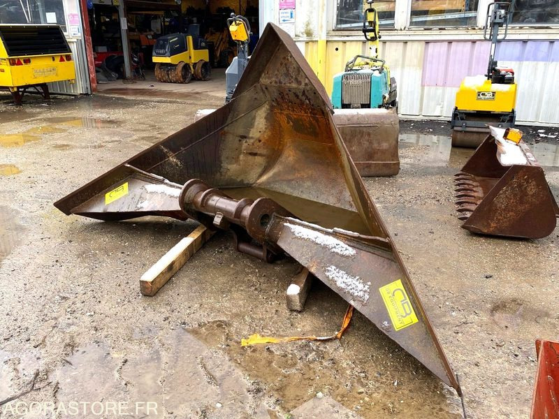 Godet trapèze pour pelle de 20 à 30T attache Morin M6 - Recambio para Maquinaria de construcción: foto 3 Godet trapèze pour pelle de 20 à 30T attache Morin M6 - Recambio para Maquinaria de construcción: foto 3