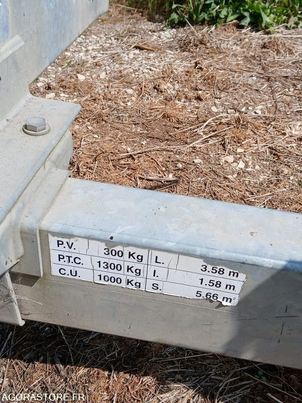 Remorque PORTE ROULEAU HUBIERE - Remolque plataforma/ Caja abierta: foto 4 Remorque PORTE ROULEAU HUBIERE - Remolque plataforma/ Caja abierta: foto 4