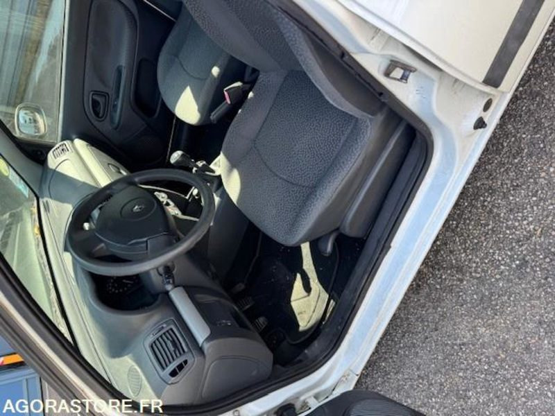 Coche Renault CLIO 2: foto 6