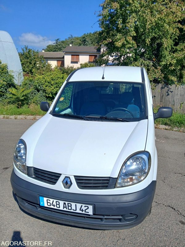 Renault Kangoo 648 ABJ 42 - Furgoneta pequeña: foto 2 Renault Kangoo 648 ABJ 42 - Furgoneta pequeña: foto 2