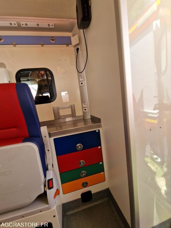 Ambulancia Renault Master - 2011 - 270594 - CE149HL: foto 13 Ambulancia Renault Master - 2011 - 270594 - CE149HL: foto 13