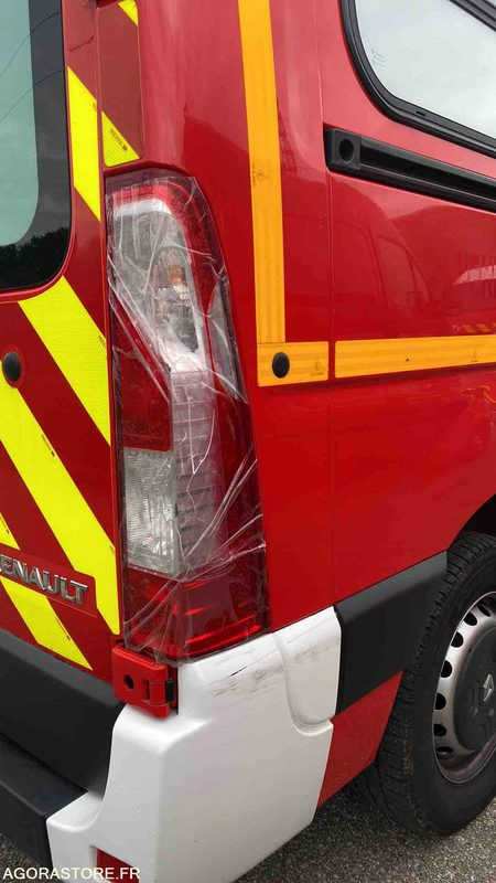 Renault Master III dci 125 - 18/06/2014 - Ambulancia: foto 5 Renault Master III dci 125 - 18/06/2014 - Ambulancia: foto 5
