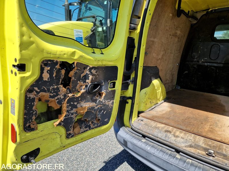 Furgoneta pequeña Renault kangoo- AH768AH: foto 12