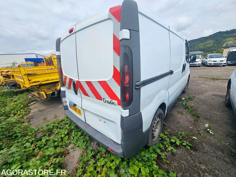 Renault trafic - 2003 - 344971km - 2079WG76 - Furgón: foto 4 Renault trafic - 2003 - 344971km - 2079WG76 - Furgón: foto 4