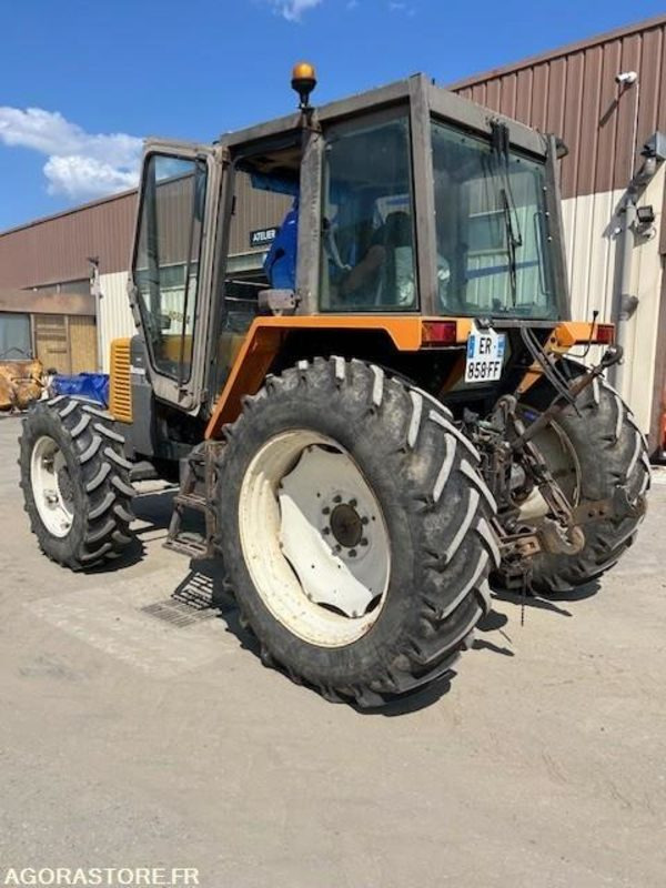 TRACTEUR AGRICOLE RENAULT 110.14 1988 7235 HEURES - Tractor: foto 4 TRACTEUR AGRICOLE RENAULT 110.14 1988 7235 HEURES - Tractor: foto 4