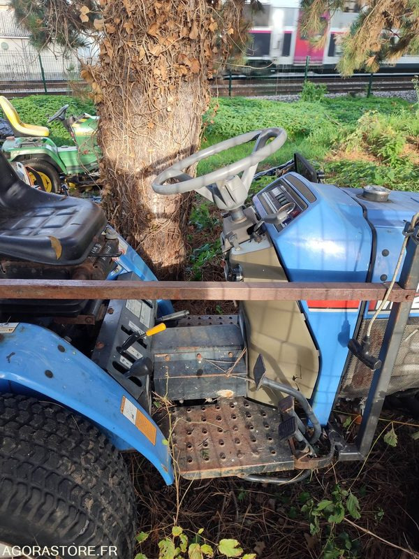 Tracteur ISEKI TM215 - en panne - Tractor: foto 4 Tracteur ISEKI TM215 - en panne - Tractor: foto 4