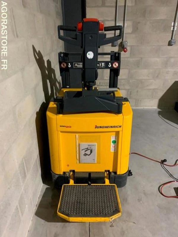 Transpalette électrique sur batteries déchargées. JUNGHEINRICH - Transpaleta: foto 4 Transpalette électrique sur batteries déchargées. JUNGHEINRICH - Transpaleta: foto 4