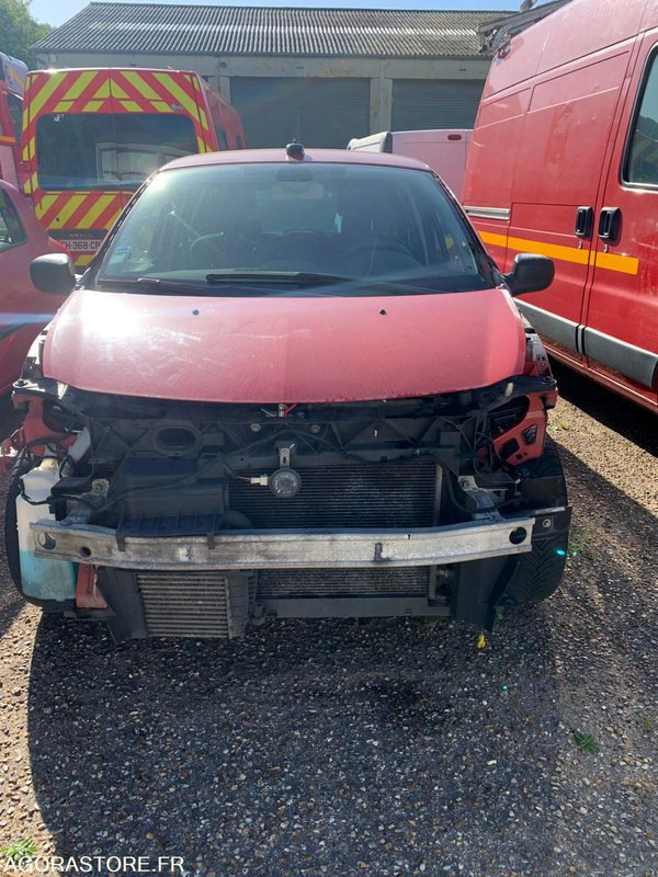 VL RENAULT CLIO3 AB102YS - Coche: foto 2 VL RENAULT CLIO3 AB102YS - Coche: foto 2