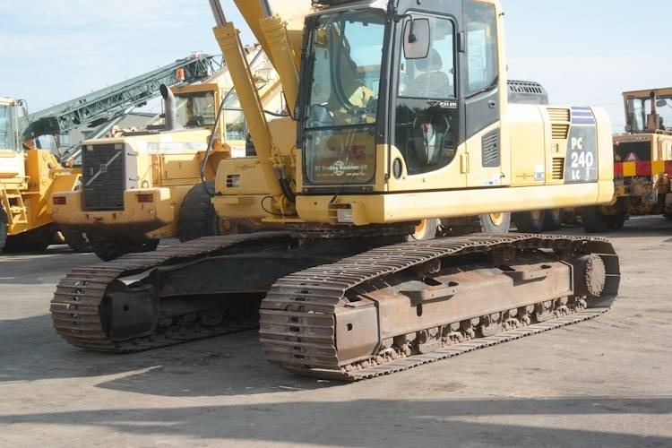 Excavadora de cadenas Komatsu PC240-8: foto 11