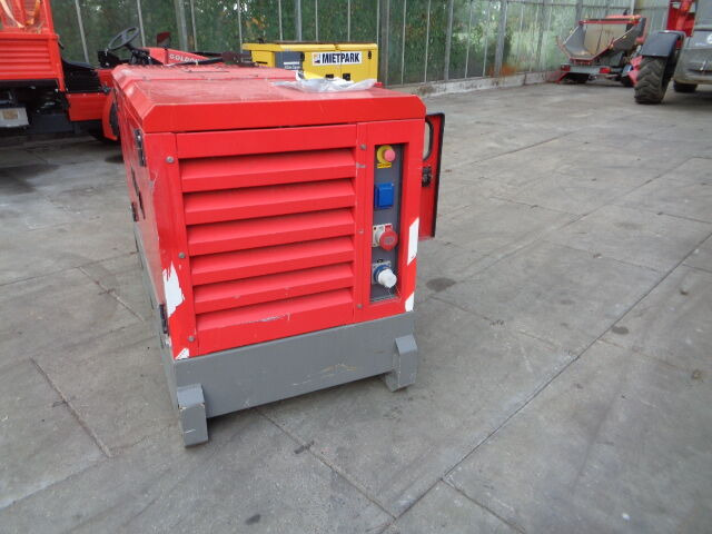 Atlas Copco QAS 20 KVA - Generador industriale: foto 2 Atlas Copco QAS 20 KVA - Generador industriale: foto 2