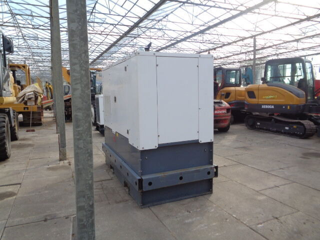 Diversen 60 KVA Aggreko 60 KVA - Generador industriale: foto 4 Diversen 60 KVA Aggreko 60 KVA - Generador industriale: foto 4