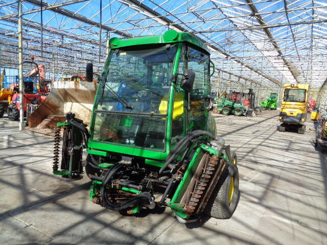 John Deere 3235C - Cortacésped: foto 2 John Deere 3235C - Cortacésped: foto 2