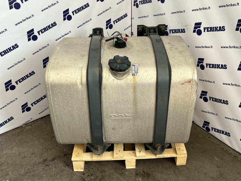 DAF 335L 620x675x860 - Depósito de combustible para Camión: foto 1 DAF 335L 620x675x860 - Depósito de combustible para Camión: foto 1