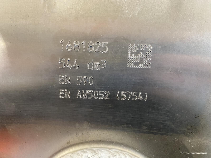 DAF 544L 620x675x1430 - Depósito de combustible para Camión: foto 5 DAF 544L 620x675x1430 - Depósito de combustible para Camión: foto 5